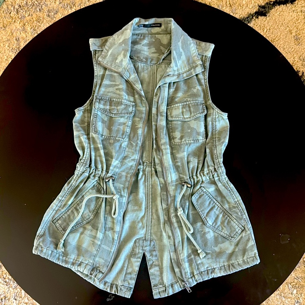 Maurices vest